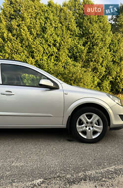 Универсал Opel Astra 2008 в 