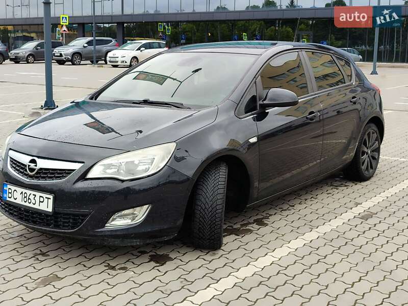 Opel Astra 2011