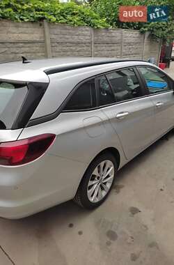Універсал Opel Astra 2018 в Новояворівську