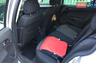 Универсал Opel Astra 2005 в 