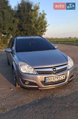 Универсал Opel Astra 2009 в Лановцах