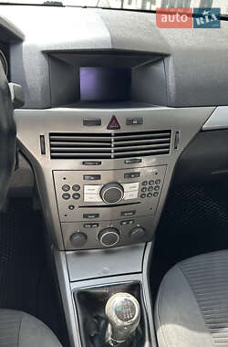 Универсал Opel Astra 2004 в 