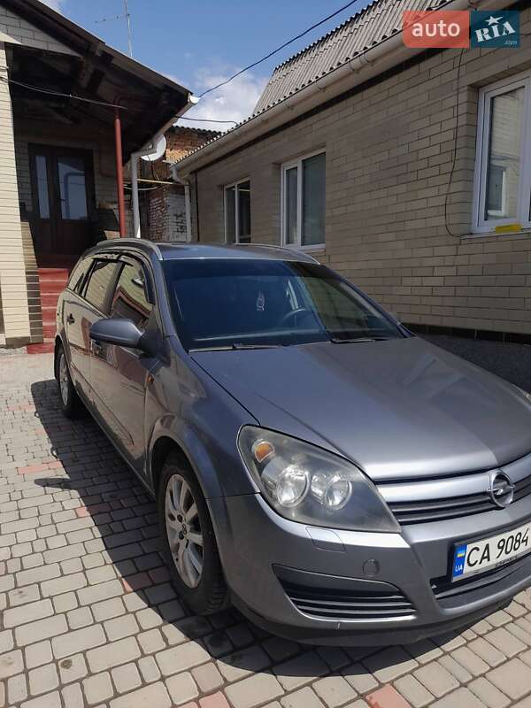 Универсал Opel Astra 2005 в Маньковке
