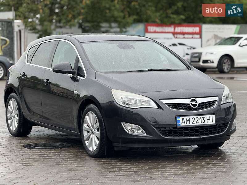 Opel Astra 2011