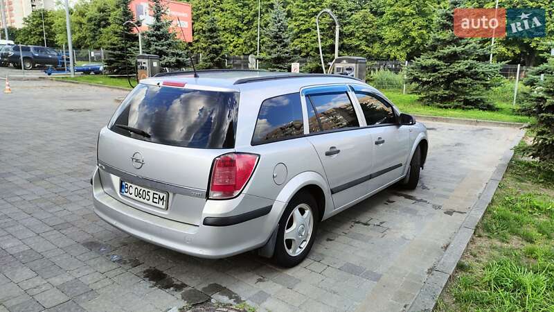 Универсал Opel Astra 2006 в Львове