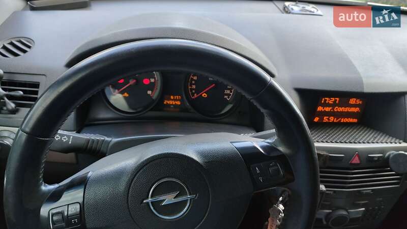 Универсал Opel Astra 2006 в Львове