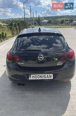 Хэтчбек Opel Astra 2010 в 