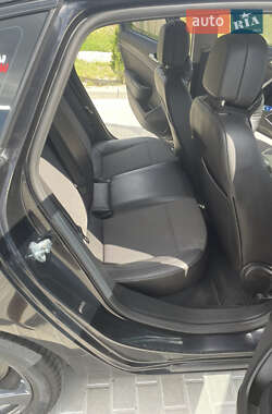 Хэтчбек Opel Astra 2010 в 