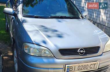 Седан Opel Astra 2006 в Глобиному