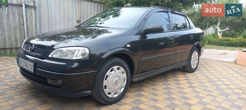 Седан Opel Astra 2007 в Высоком