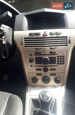 Универсал Opel Astra 2007 в 