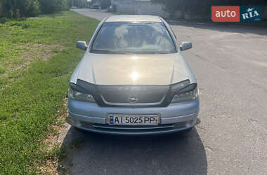 Седан Opel Astra 2002 в Узине