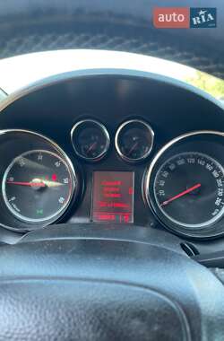 Универсал Opel Astra 2011 в 