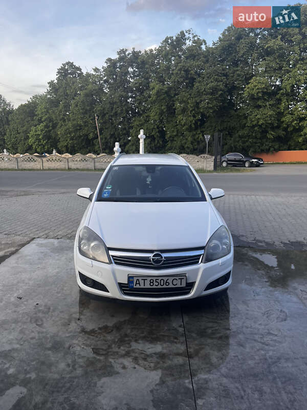 Универсал Opel Astra 2009 в Снятине