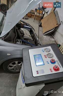 Хэтчбек Opel Astra 2004 в 