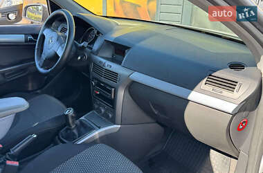 Универсал Opel Astra 2006 в 
