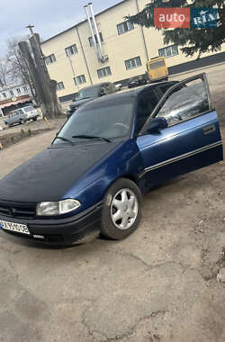 Хэтчбек Opel Astra 1993 в Первомайске