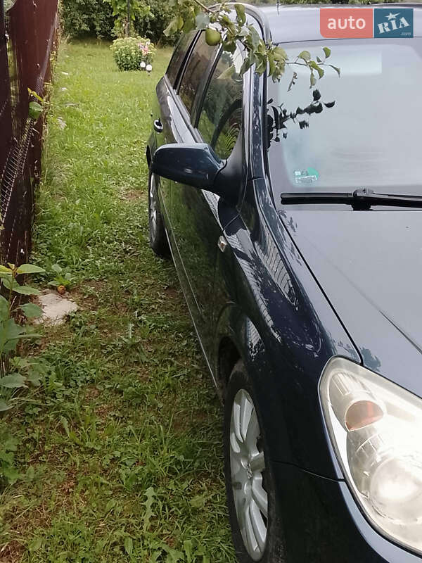 Универсал Opel Astra 2007 в Долине