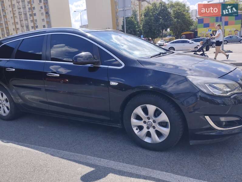 Універсал Opel Astra 2013 в Києві