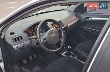 Хэтчбек Opel Astra 2008 в 
