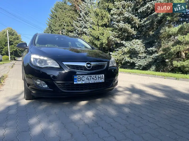 Opel Astra 2011