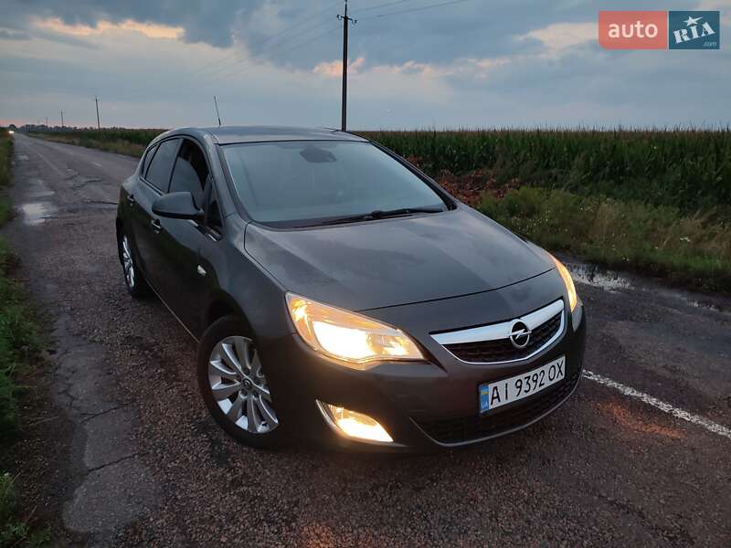 Хэтчбек Opel Astra 2010 в Харькове