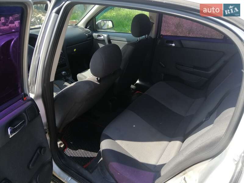 Седан Opel Astra 2005 в Коростене