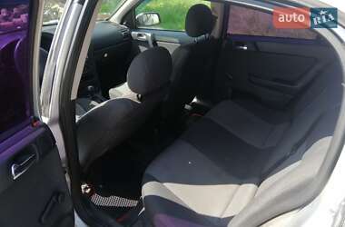 Седан Opel Astra 2005 в 