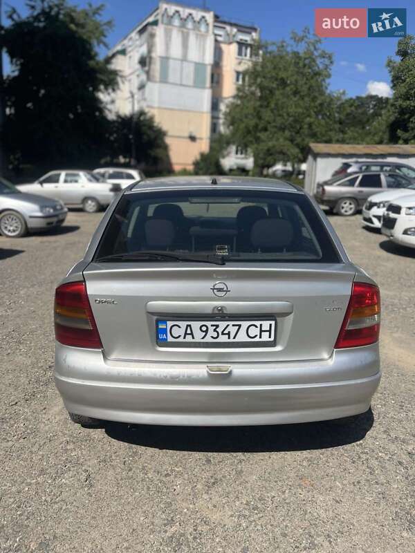 Хэтчбек Opel Astra 1999 в Умани