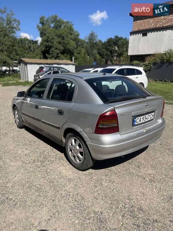 Хэтчбек Opel Astra 1999 в Умани