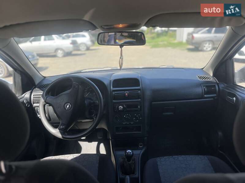 Хэтчбек Opel Astra 1999 в Умани