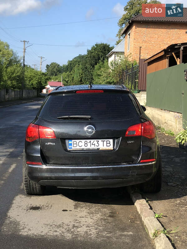 Универсал Opel Astra 2013 в Бориславе