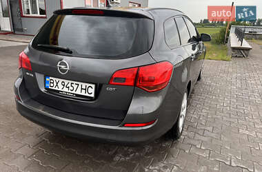 Универсал Opel Astra 2010 в Белогорье