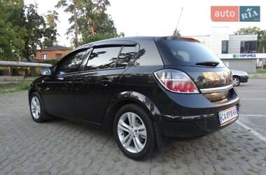 Хетчбек Opel Astra 2013 в Черкасах
