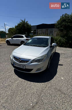 Хэтчбек Opel Astra 2011 в Белгороде-Днестровском