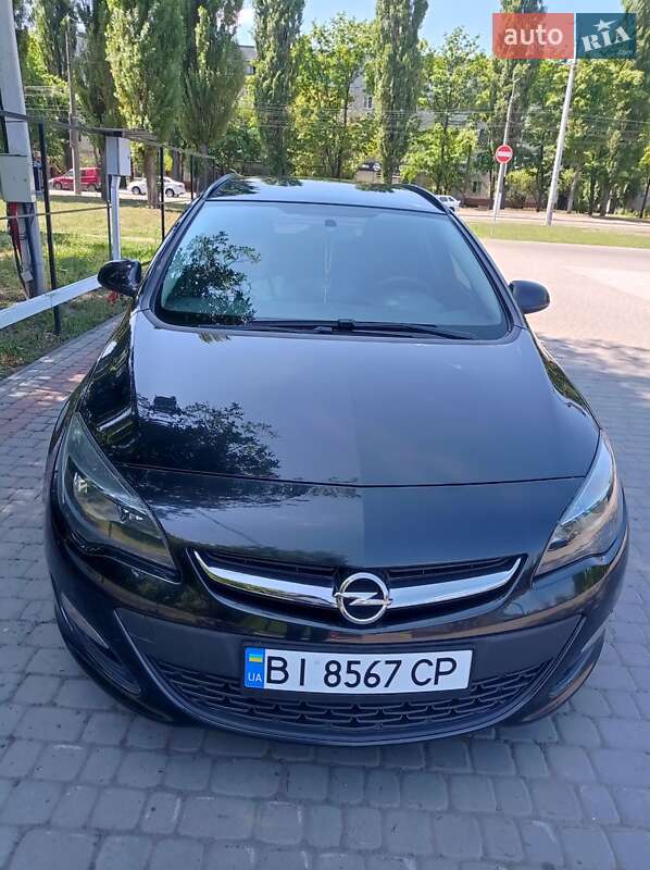 Универсал Opel Astra 2012 в 