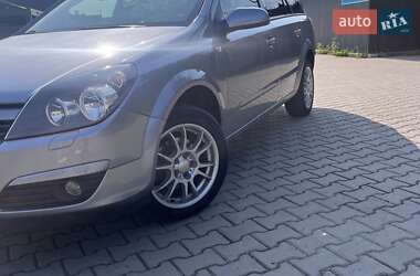 Универсал Opel Astra 2005 в 