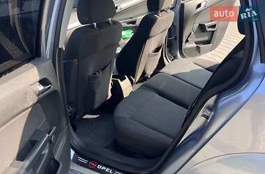 Универсал Opel Astra 2005 в 