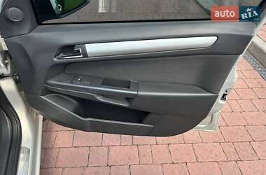 Универсал Opel Astra 2010 в 