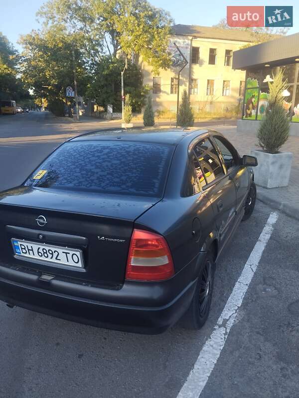 Седан Opel Astra 2006 в Білгороді-Дністровському фото 10 Седан Opel Astra 2006 в Білгороді-Дністровському