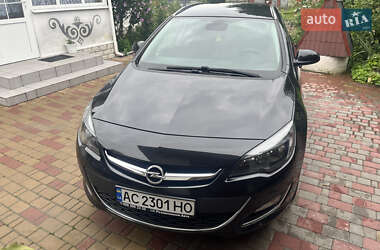Универсал Opel Astra 2015 в Ровно