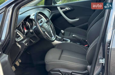 Универсал Opel Astra 2013 в 