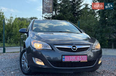 Универсал Opel Astra 2013 в 