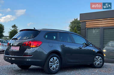 Универсал Opel Astra 2013 в 