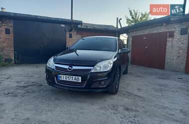 Хэтчбек Opel Astra 2008 в Обухове