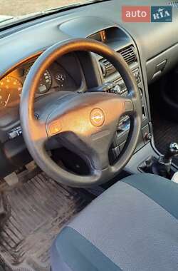 Седан Opel Astra 2006 в 