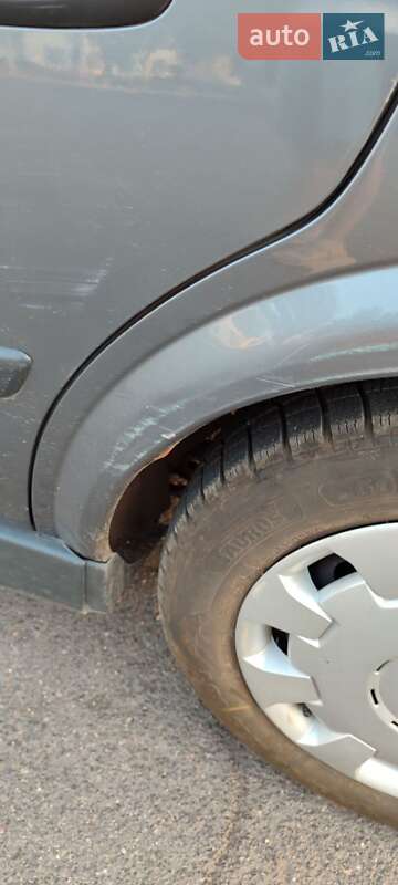 Седан Opel Astra 2006 в Кривом Роге