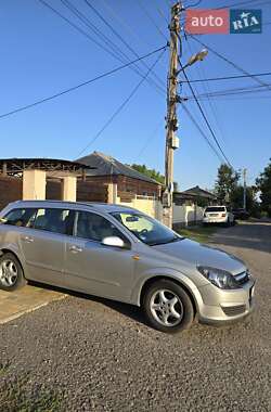 Универсал Opel Astra 2005 в 