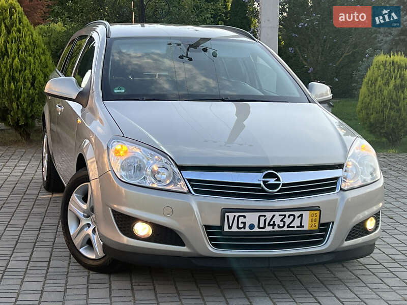 Opel Astra 2010