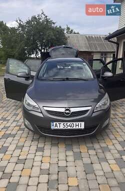 Универсал Opel Astra 2011 в Косове